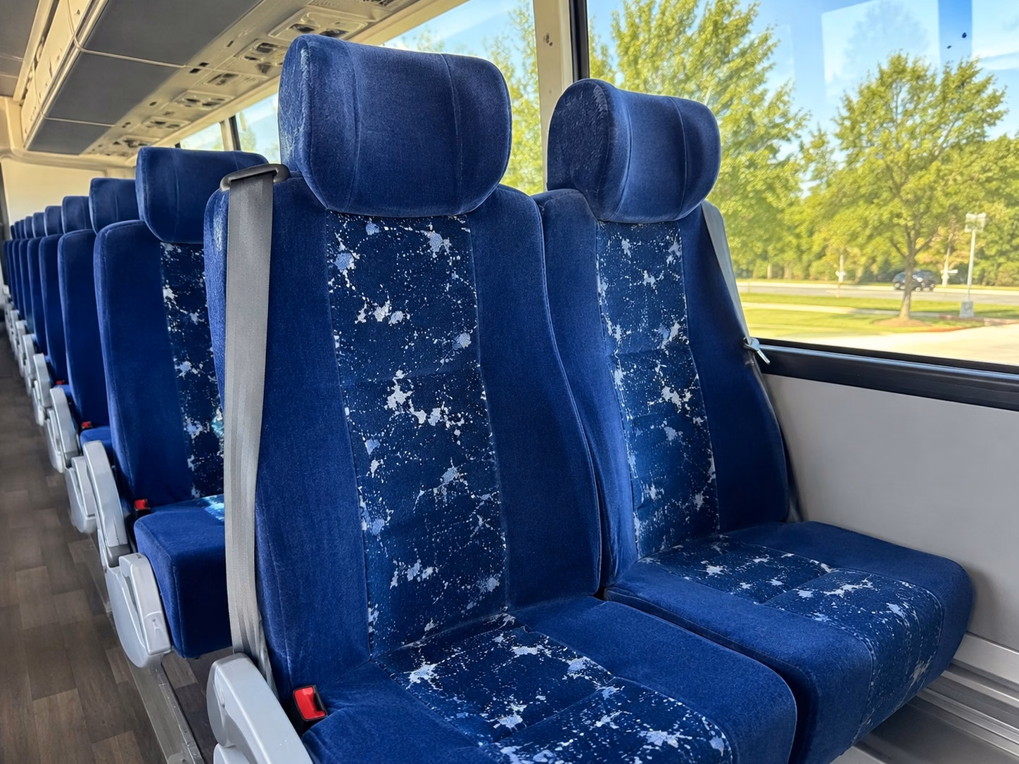 charter buses for lexington corporate retreats and team building trips