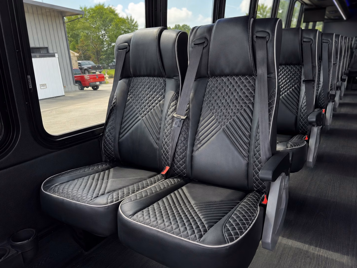 lexington charter bus rental