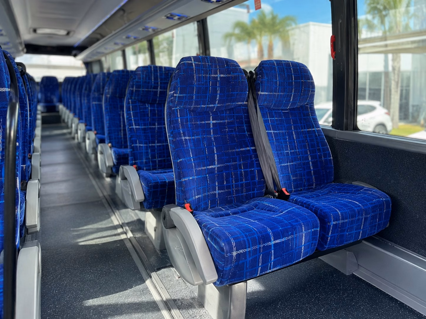 minibus rentals for smaller prom groups around fayette county