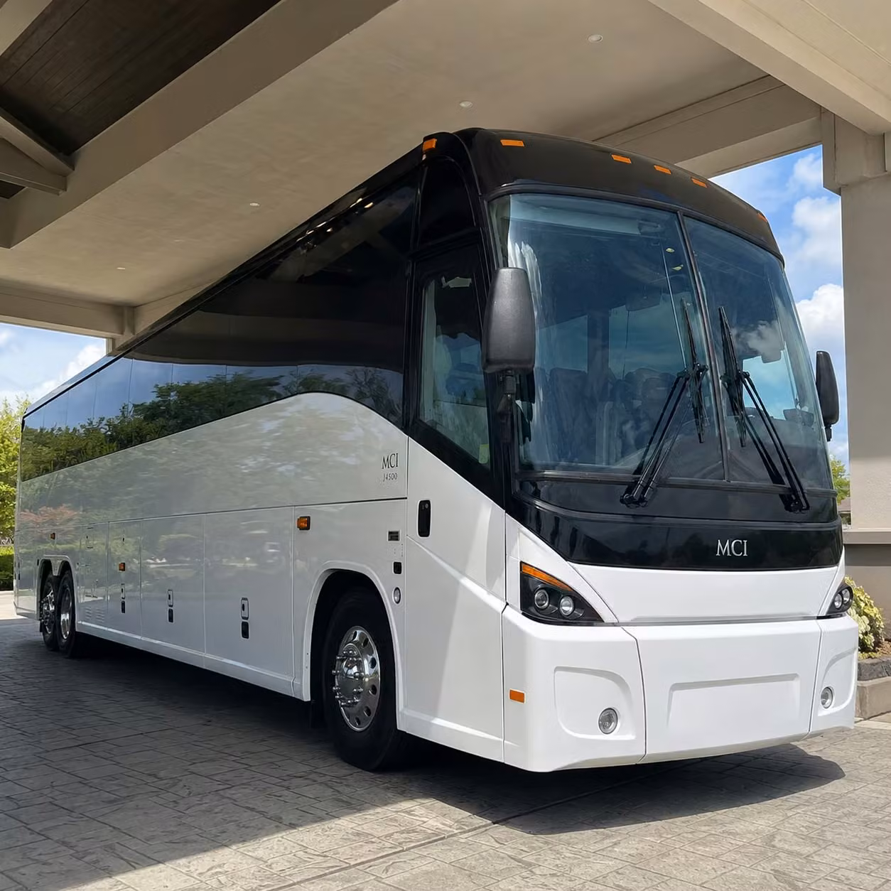what makes charterbusrentallexingtonky com the right choice for lexington airport transportation